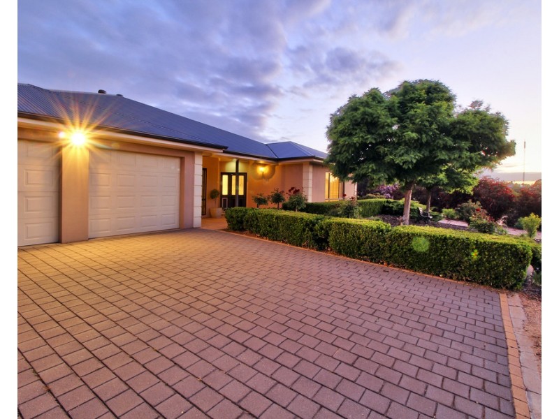 13 EBERT COURT, Loxton SA 5333