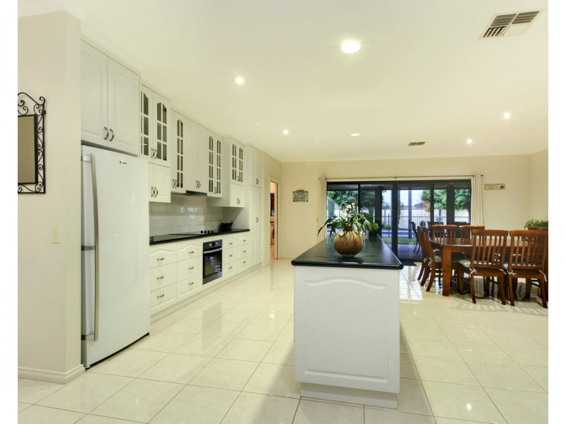 13 EBERT COURT, Loxton SA 5333