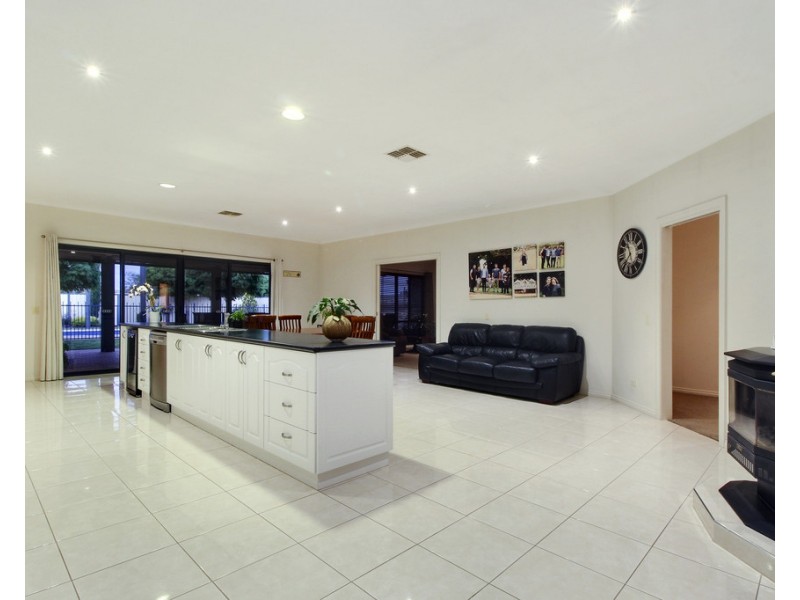 13 EBERT COURT, Loxton SA 5333