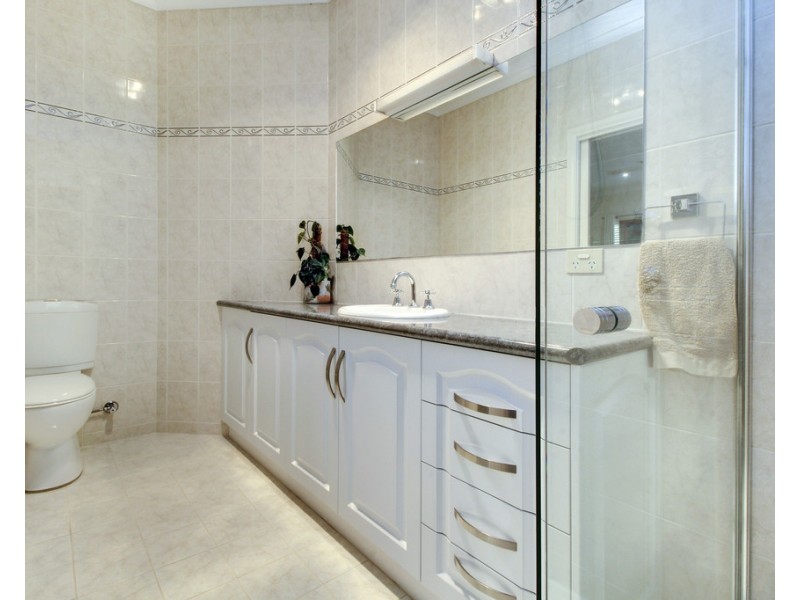 13 EBERT COURT, Loxton SA 5333