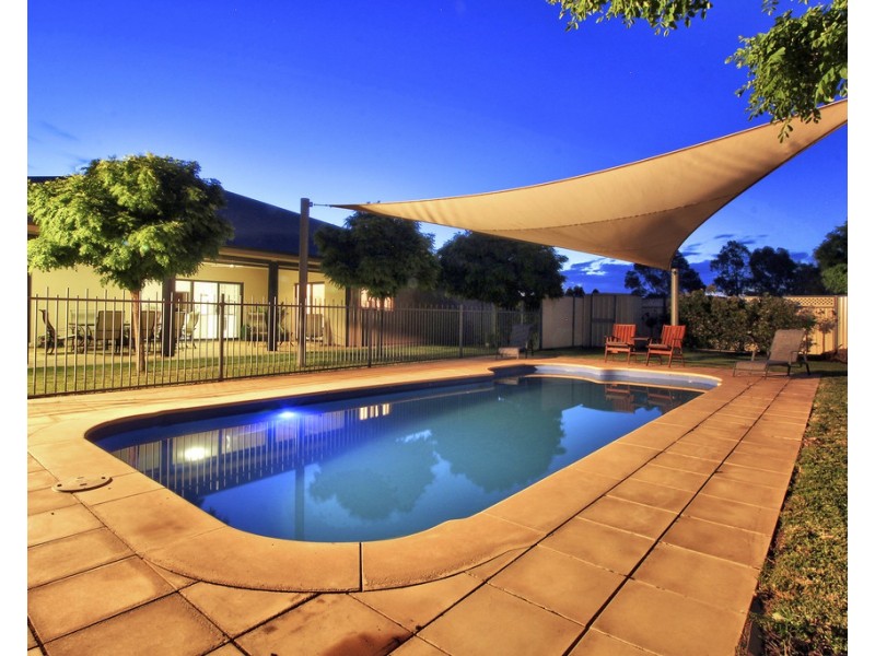 13 EBERT COURT, Loxton SA 5333