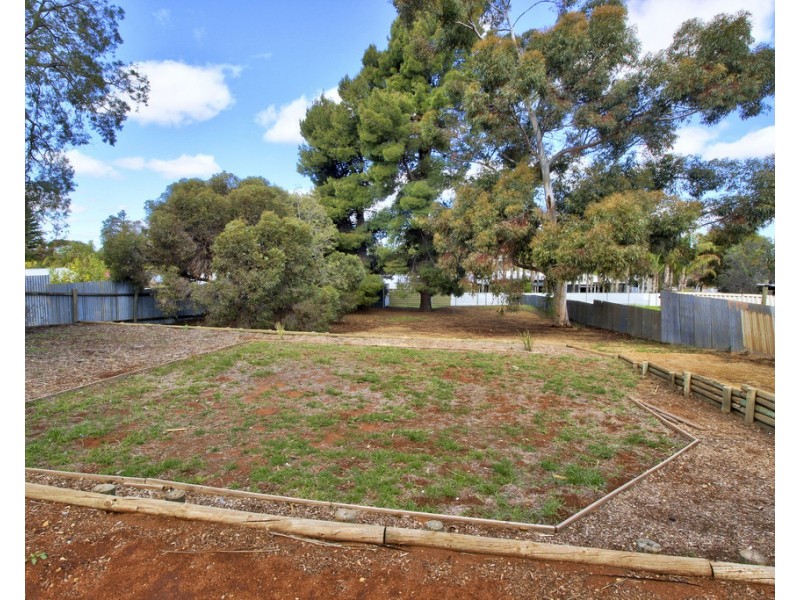 23 First Street, Loxton SA 5333