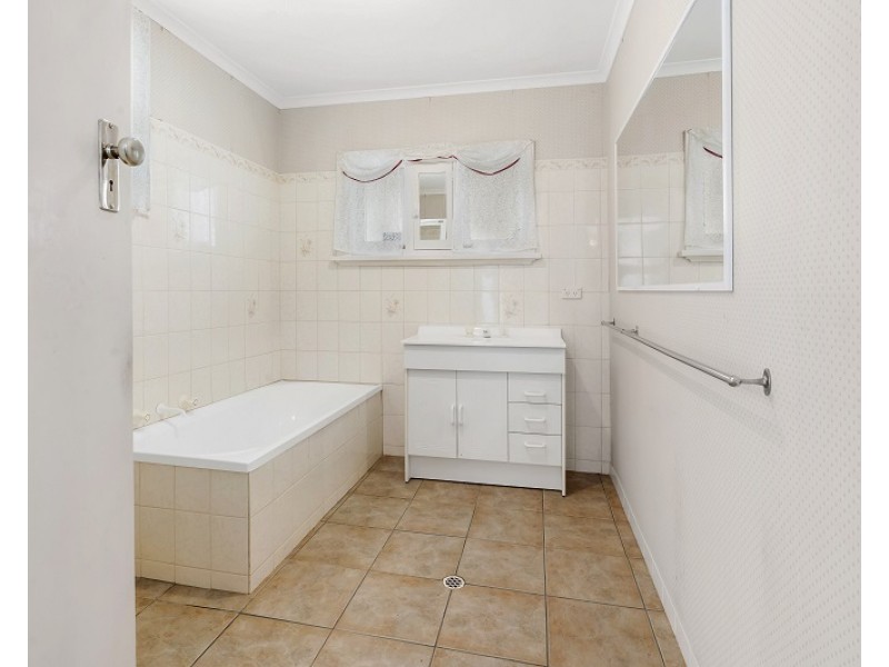 12 Kleemann Street, Waikerie SA 5330