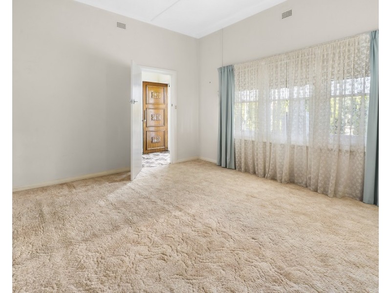 12 Kleemann Street, Waikerie SA 5330