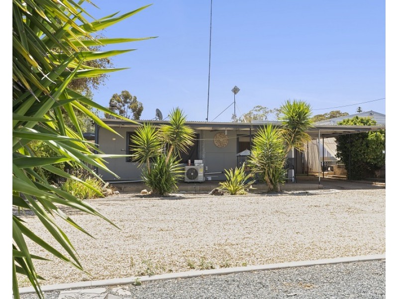 13 First Street, Morgan SA 5320