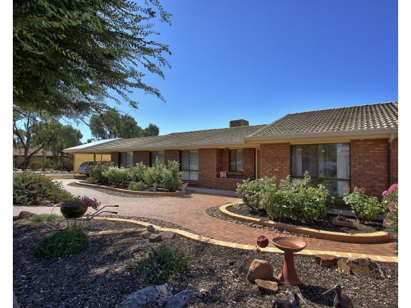 9 Hall Crescent, Loxton SA 5333