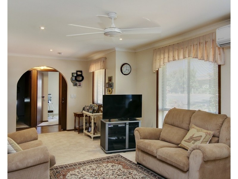 9 Hall Crescent, Loxton SA 5333