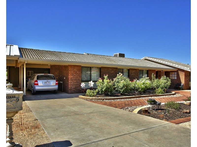 9 Hall Crescent, Loxton SA 5333