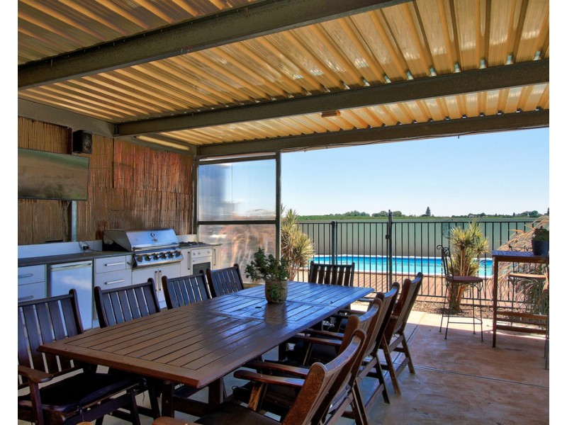 107 Fairweather Ave, Loxton SA 5333