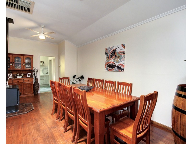 107 Fairweather Ave, Loxton SA 5333
