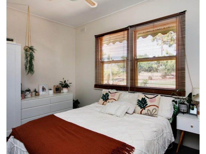 107 Fairweather Ave, Loxton SA 5333