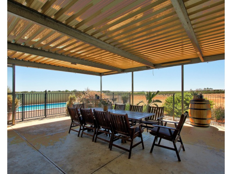 107 Fairweather Ave, Loxton SA 5333