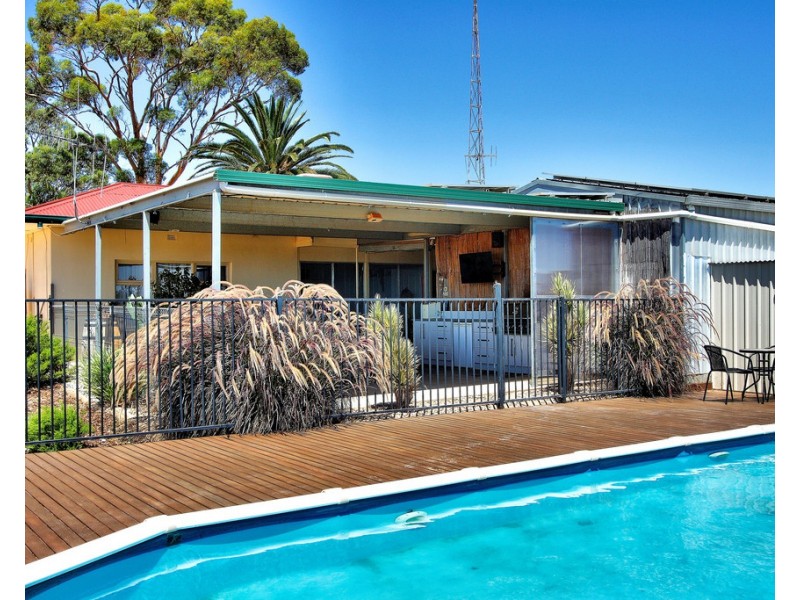 107 Fairweather Ave, Loxton SA 5333