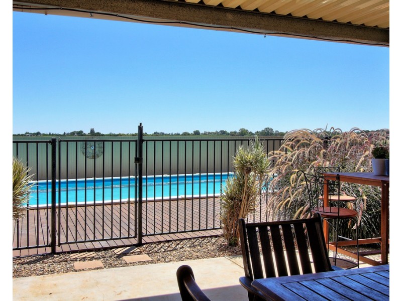 107 Fairweather Ave, Loxton SA 5333