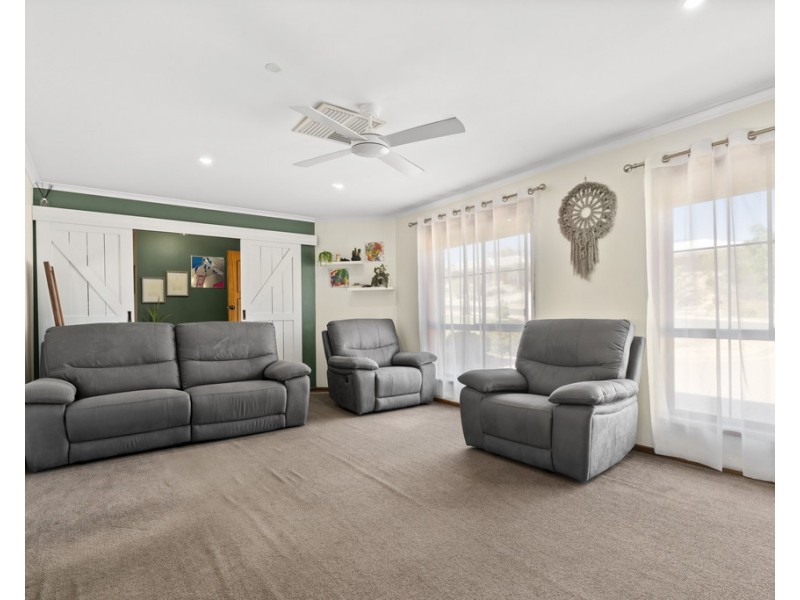 13 Middleton Ave, Paringa SA 5340