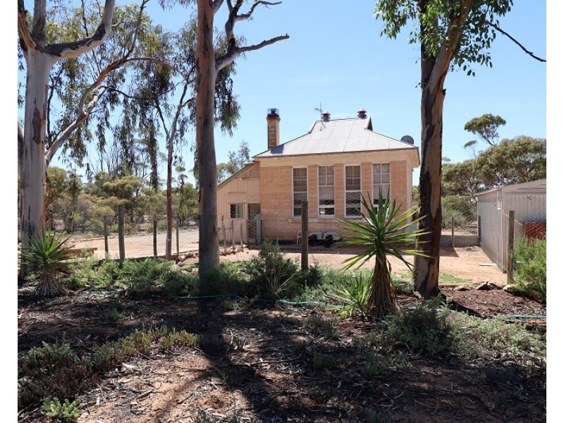 9 Charleson Road, Wanbi SA 5310