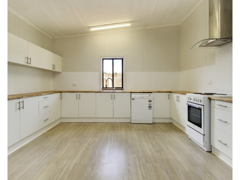 24 MIDDLETON ROAD, Loxton SA 5333