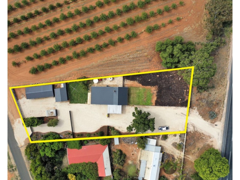 24 MIDDLETON ROAD, Loxton SA 5333