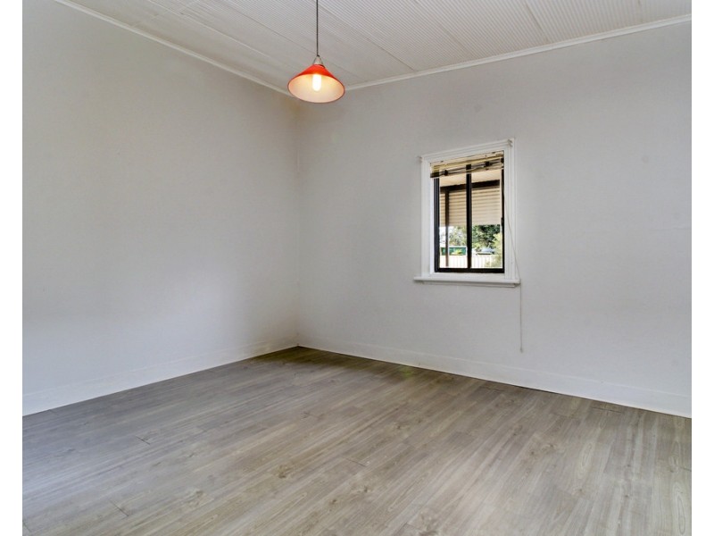 24 MIDDLETON ROAD, Loxton SA 5333