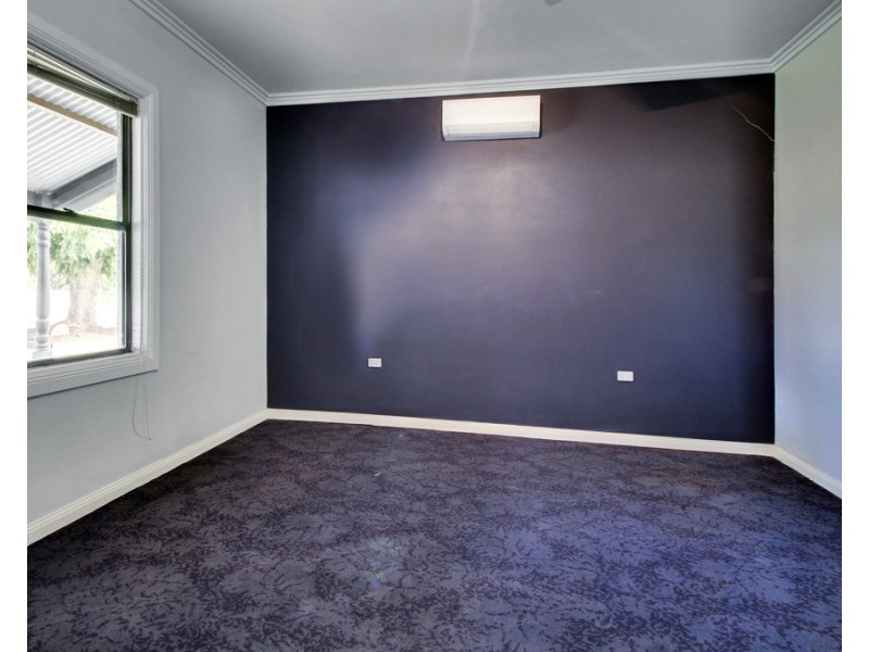 24 MIDDLETON ROAD, Loxton SA 5333