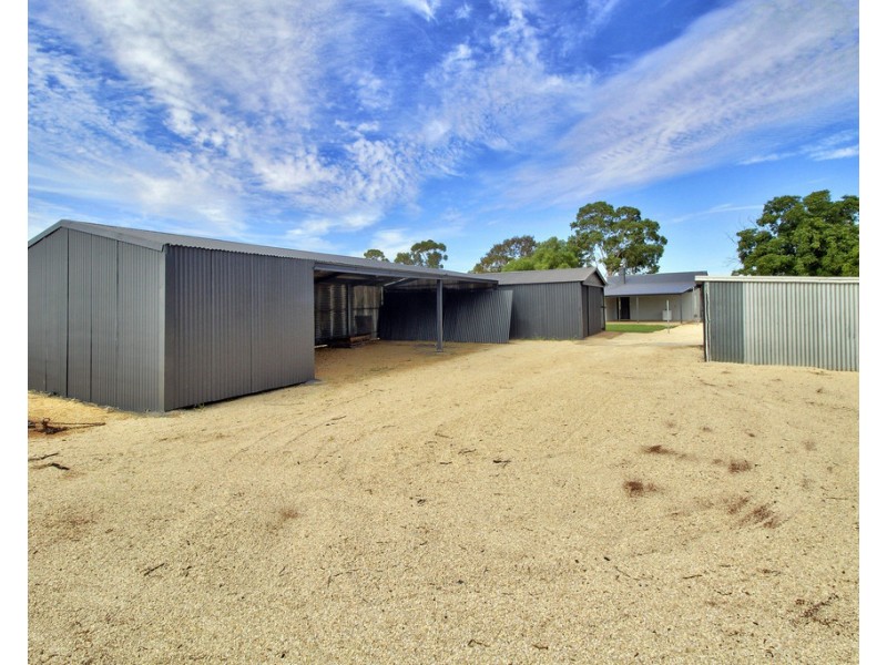 24 MIDDLETON ROAD, Loxton SA 5333