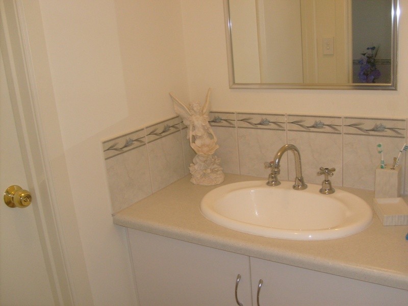 11 Acland Street, Blanchetown SA 5357