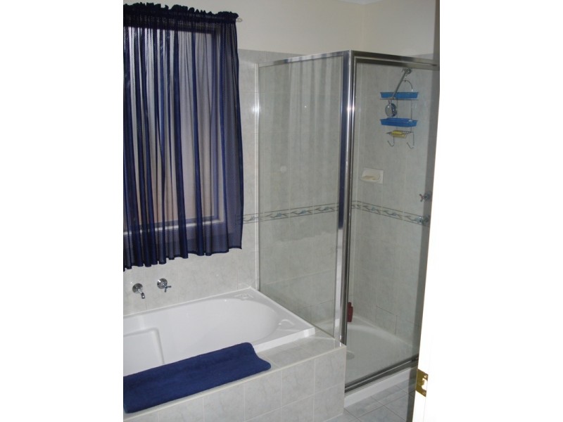 11 Acland Street, Blanchetown SA 5357