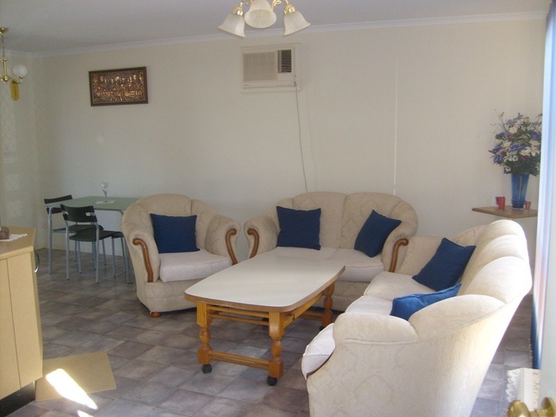 11 Acland Street, Blanchetown SA 5357