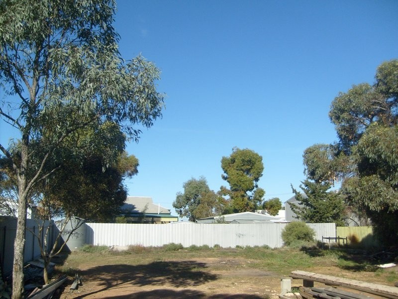 11 Acland Street, Blanchetown SA 5357