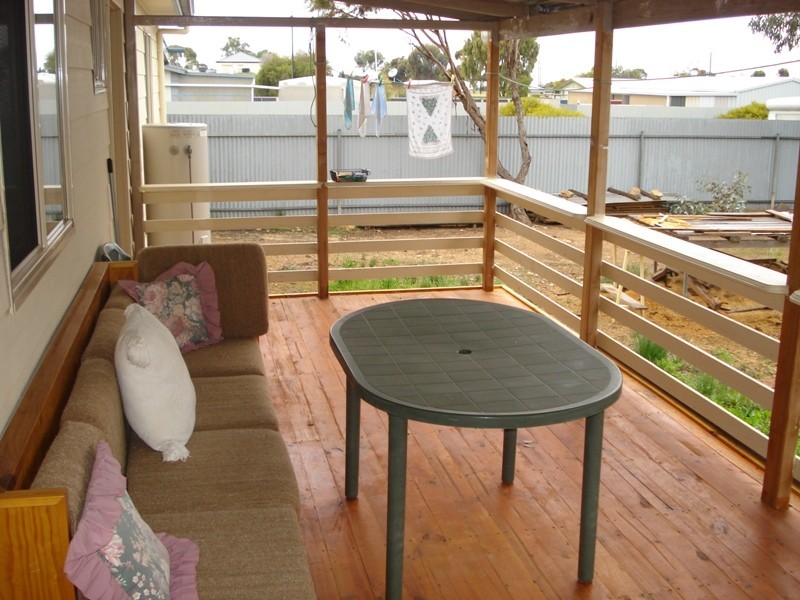 11 Acland Street, Blanchetown SA 5357