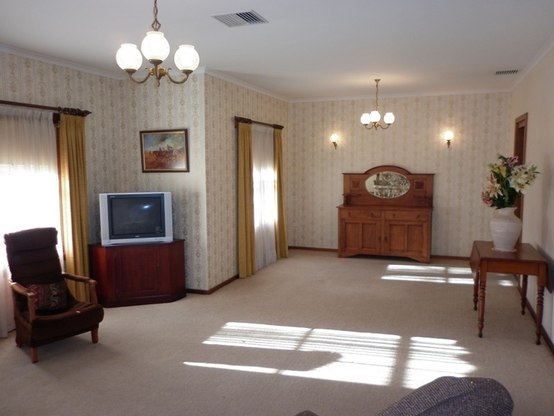 69 Murray Avenue, Renmark SA 5341