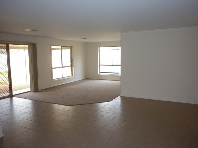 10 Flinders Street, Renmark SA 5341