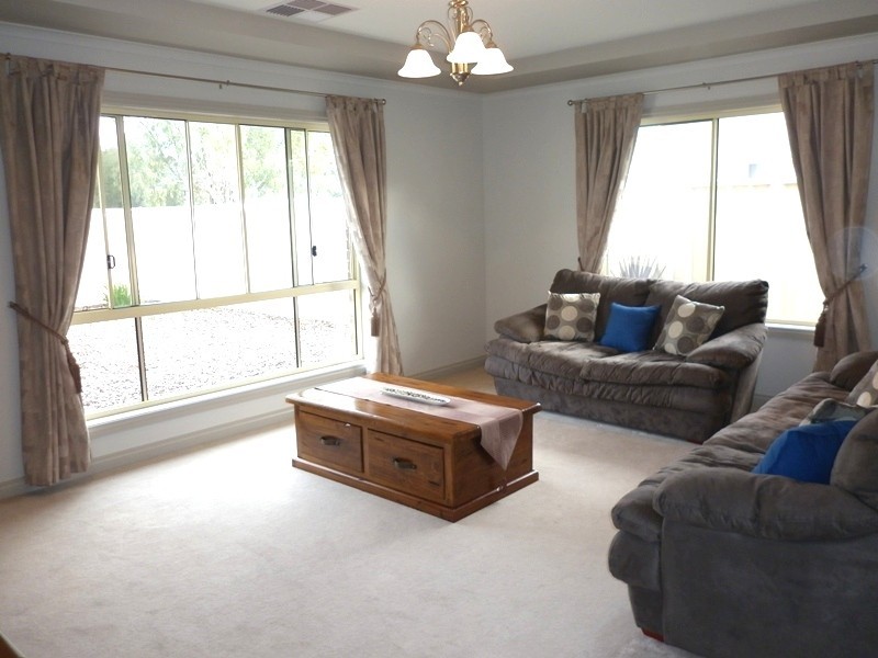 15 Cook Street, Renmark SA 5341