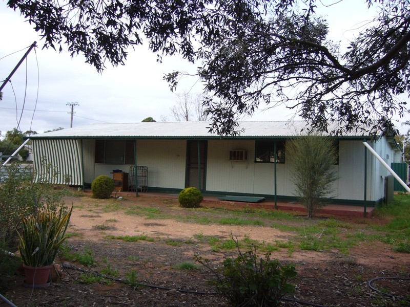 143 Paruna Road, Loxton SA 5333