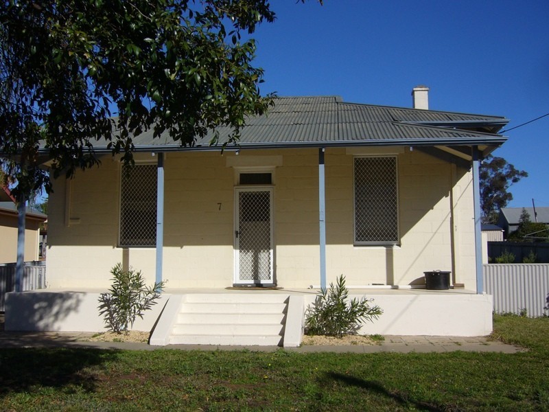 7 Laffer Street, Barmera SA 5345