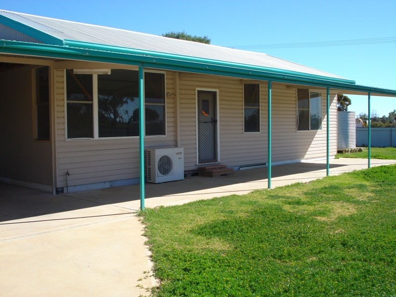24 North West Terrace, Morgan SA 5320