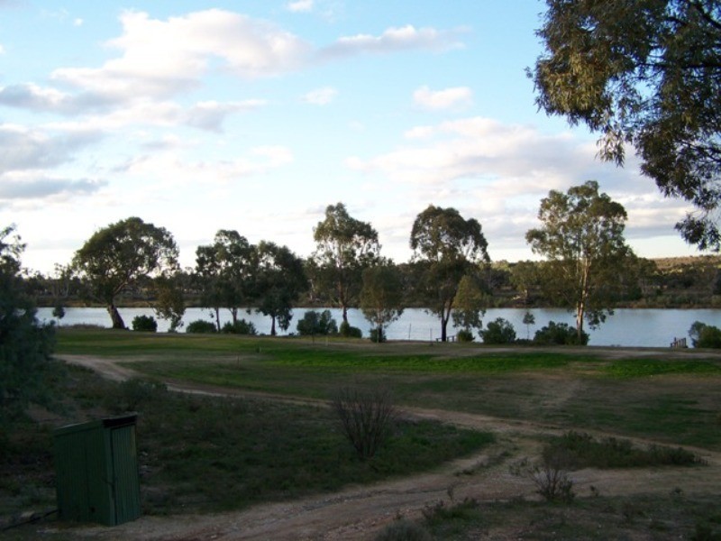 15 Langs Landing, Swan Reach SA 5354