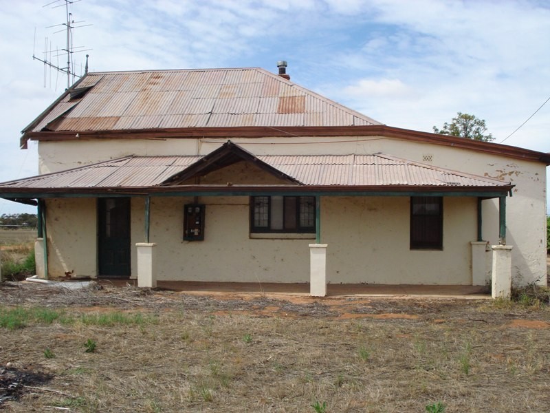 78 Benlow Road, Waikerie SA 5330