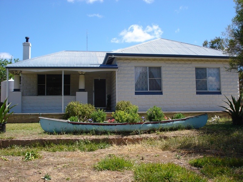 43 Adam Street, Blanchetown SA 5357