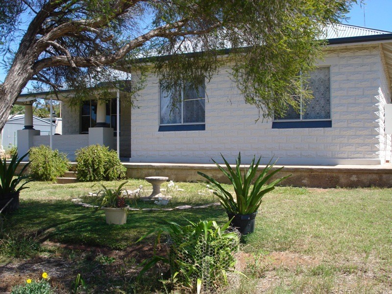 43 Adam Street, Blanchetown SA 5357