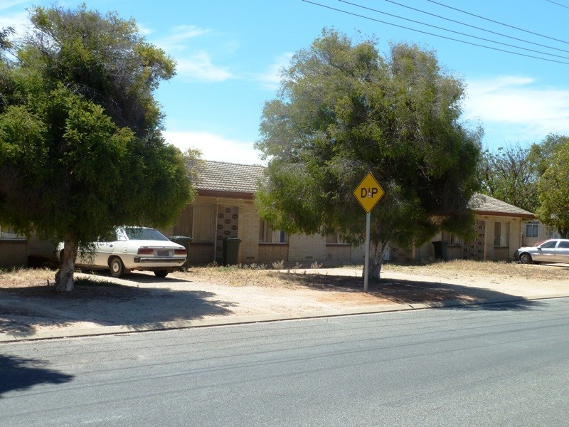 Corner Eringa Ave and Third St, Loxton SA 5333