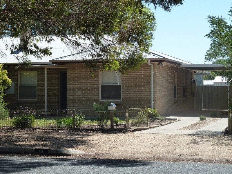 24 Trenaman Crescent, Berri SA 5343