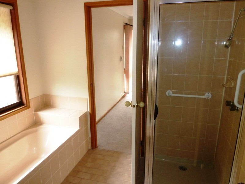 10 Thiele Avenue, Loxton SA 5333