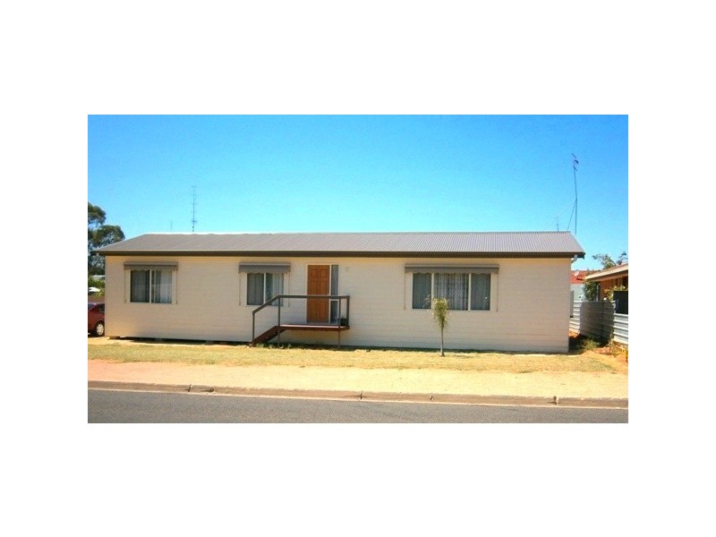 10 McCutcheon Street, Waikerie SA 5330