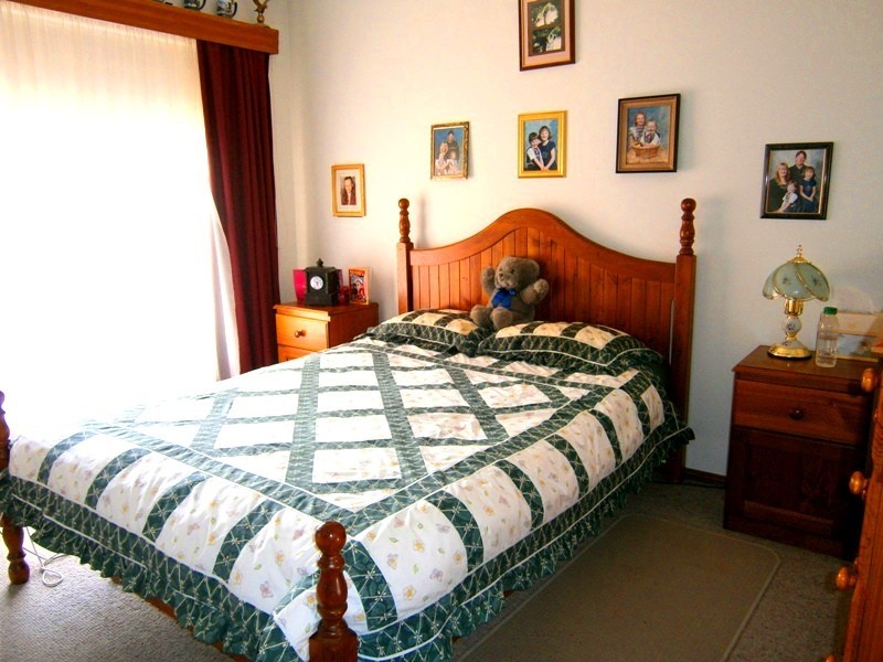 8 Sixth Street, Morgan SA 5320