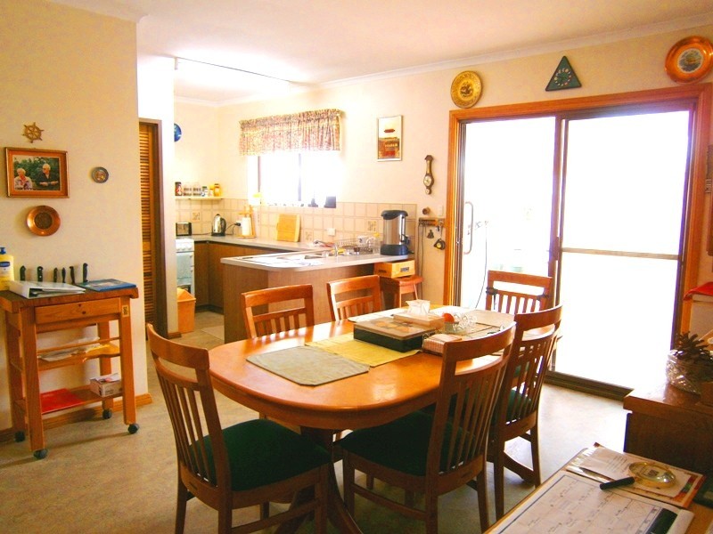 8 Sixth Street, Morgan SA 5320