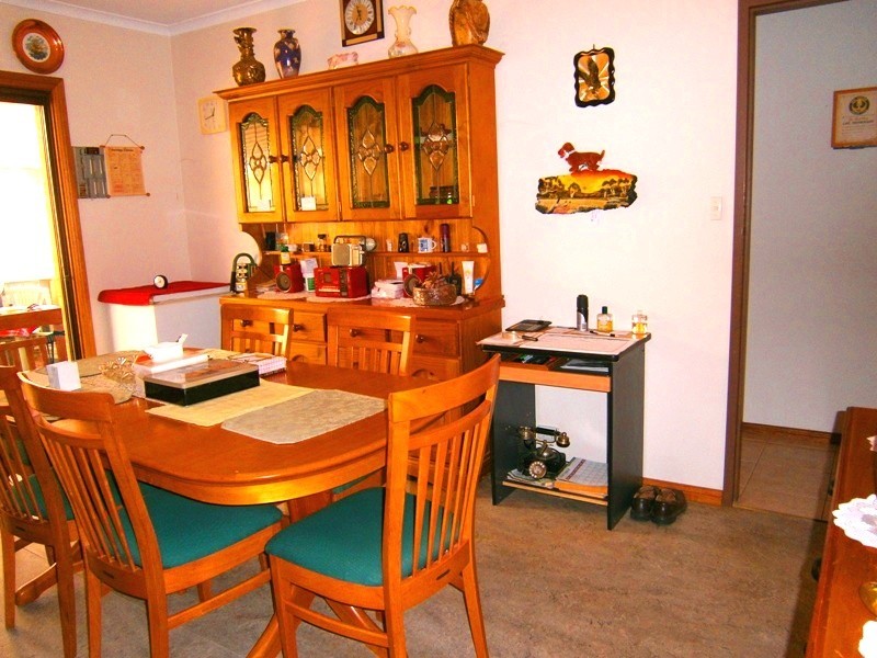 8 Sixth Street, Morgan SA 5320