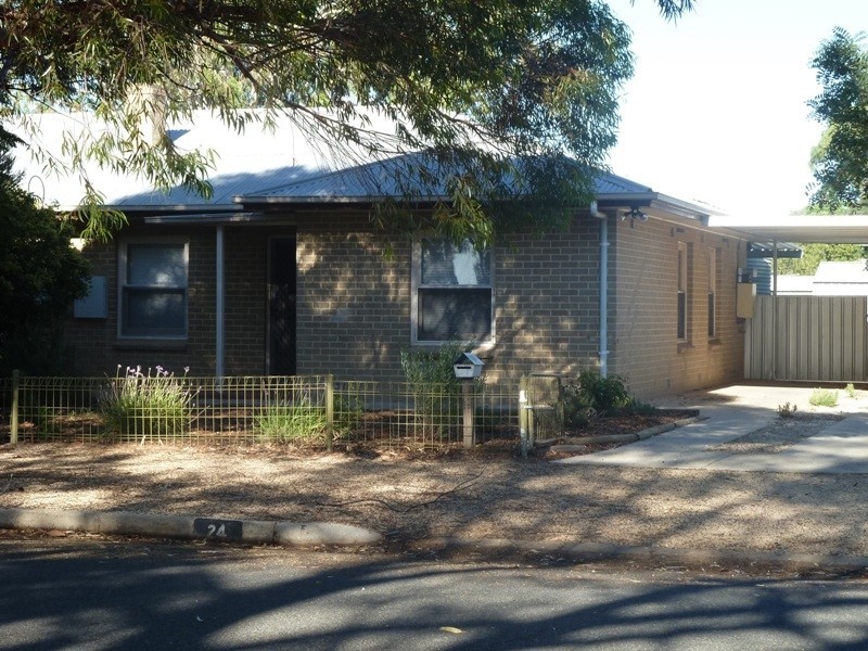 24 Trenaman Crescent, Berri SA 5343