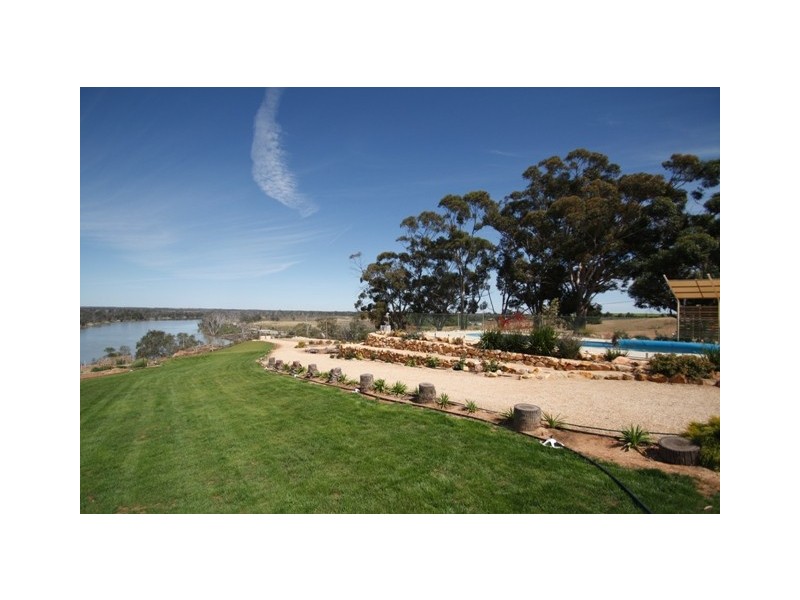 79 Casson Ave, Loxton SA 5333