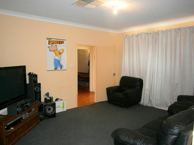 2 Matthew Street, Waikerie SA 5330